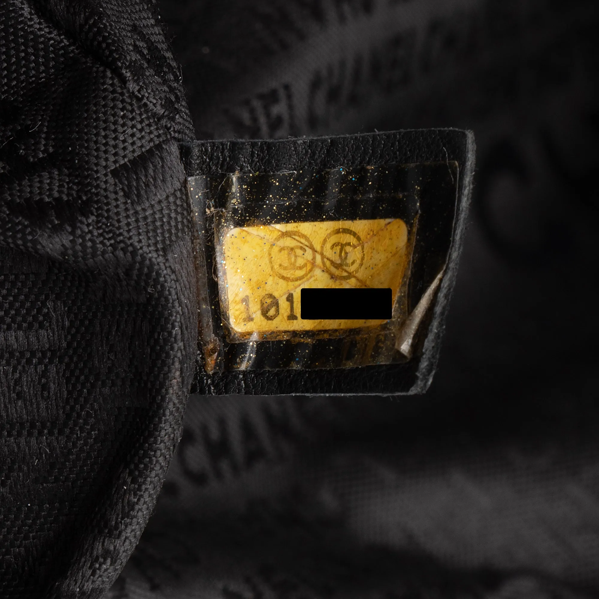 Chanel Calfskin Oversized Quilted CC Small Flap Bag (SHF-FRyV1T)