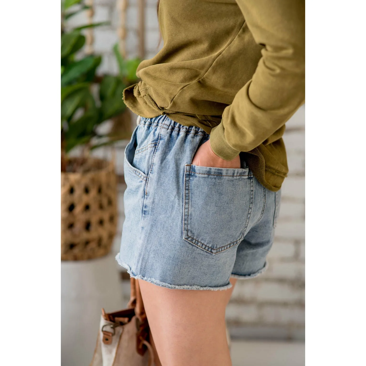 Frayed Bottom Tie Denim Shorts