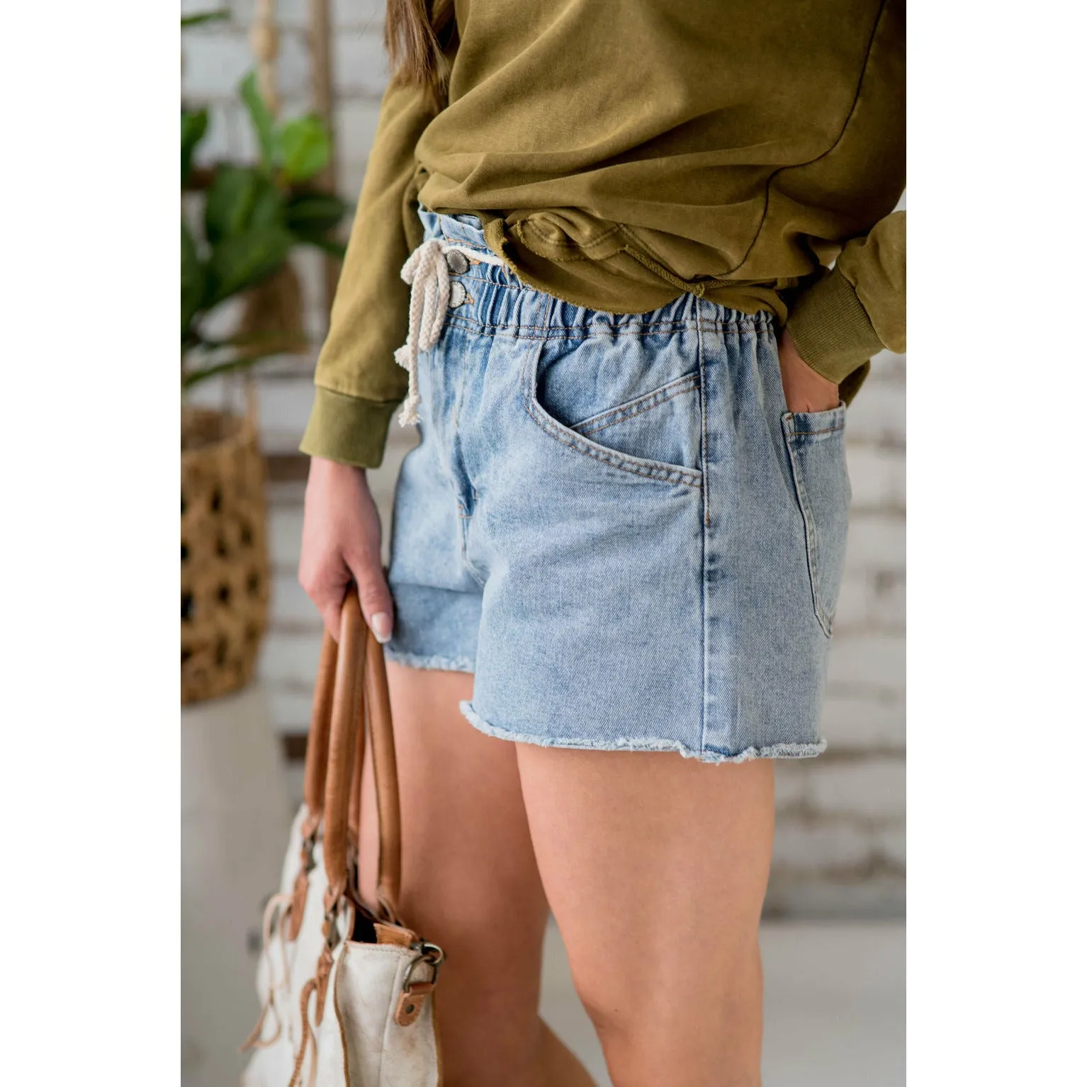 Frayed Bottom Tie Denim Shorts