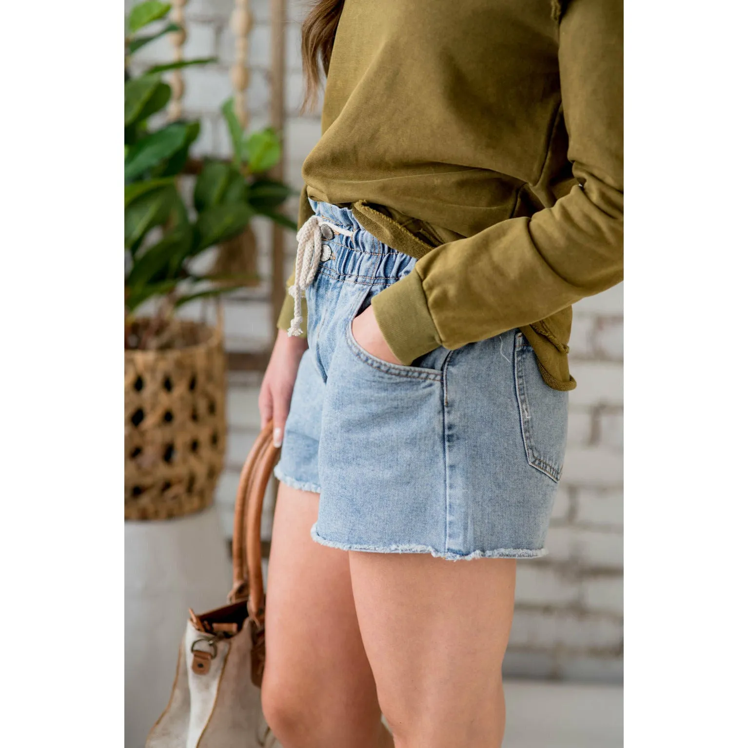 Frayed Bottom Tie Denim Shorts