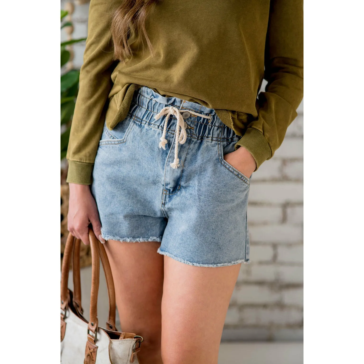 Frayed Bottom Tie Denim Shorts