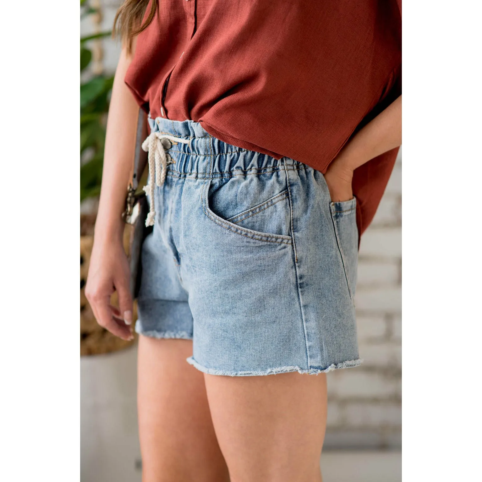 Frayed Bottom Tie Denim Shorts