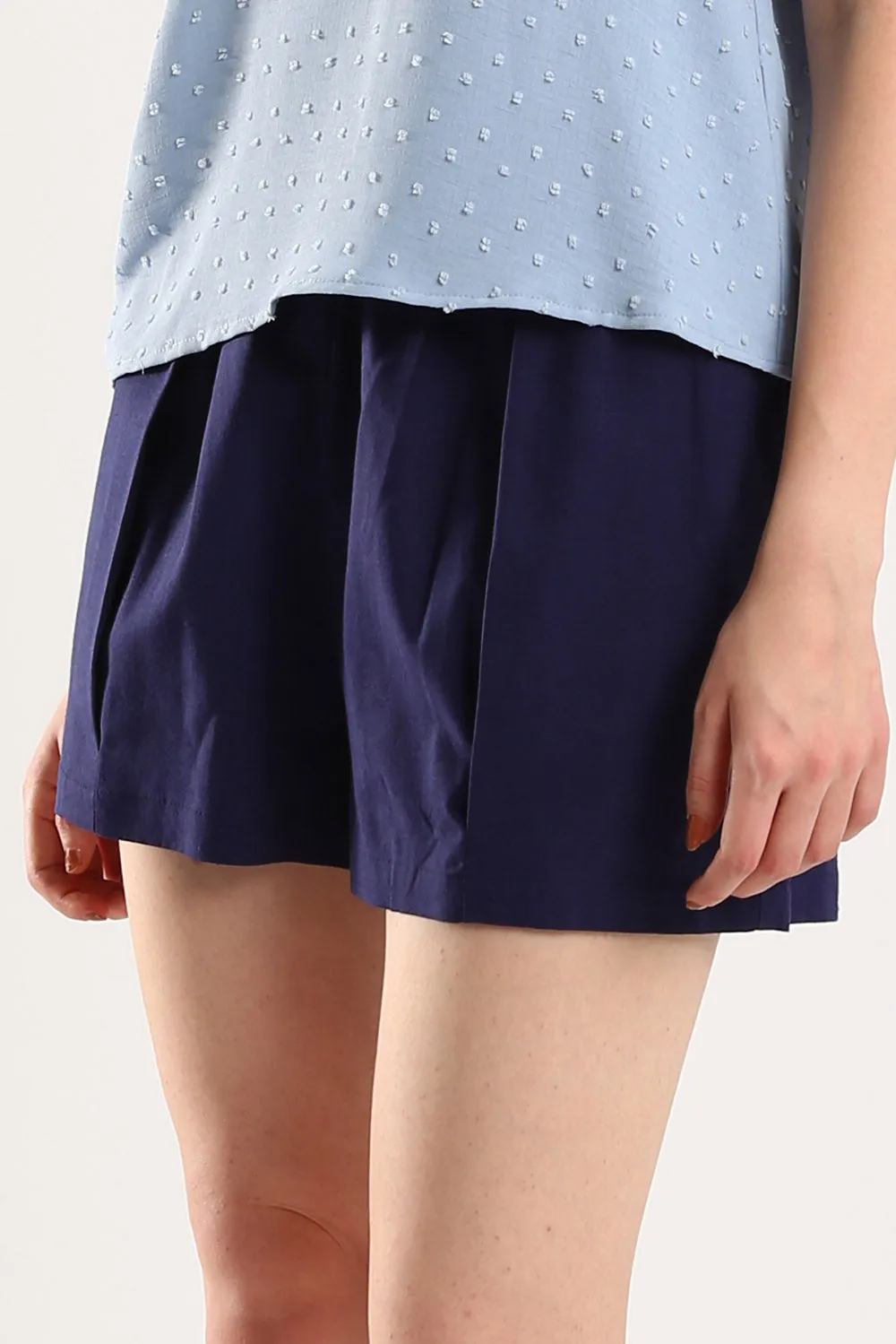 Gabine Linen Shorts in Navy Blue