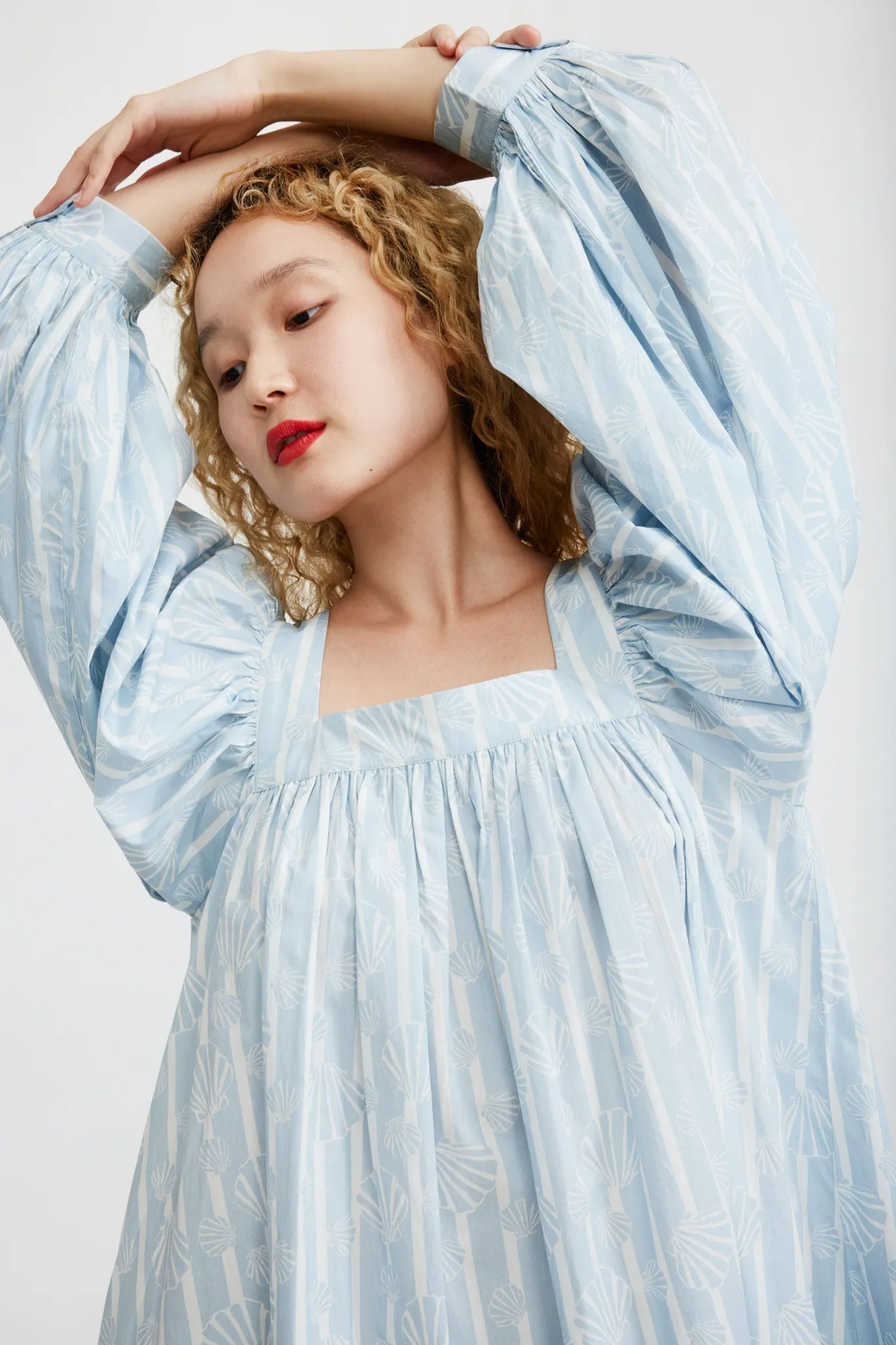 Laura Ashley x BATSHEVA Beaumaris Dress in Honningtoft Shells