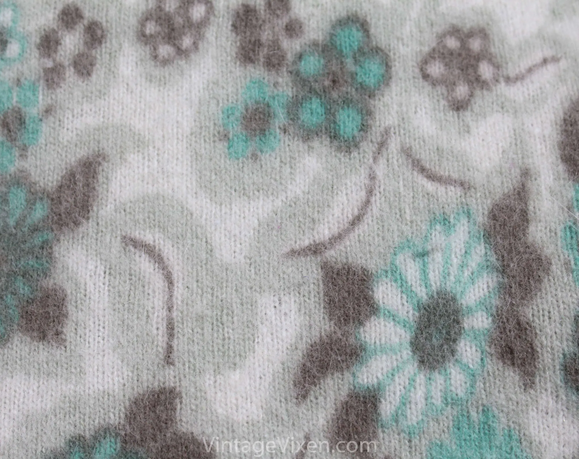 Size 12 Angora Sweater - 1960s Floral Print Soft Large Pullover - Spring Floral Hand Screened Knit - Jade Green Light Gray White - Bust 37.5