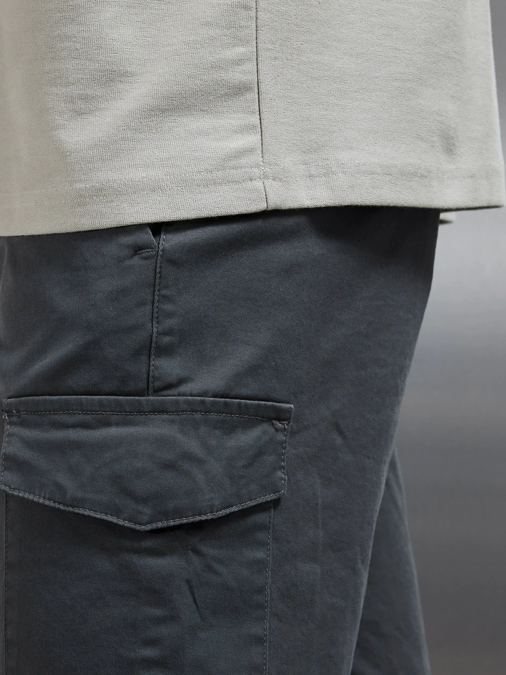 Tailored Cotton Cargo Short in Grey