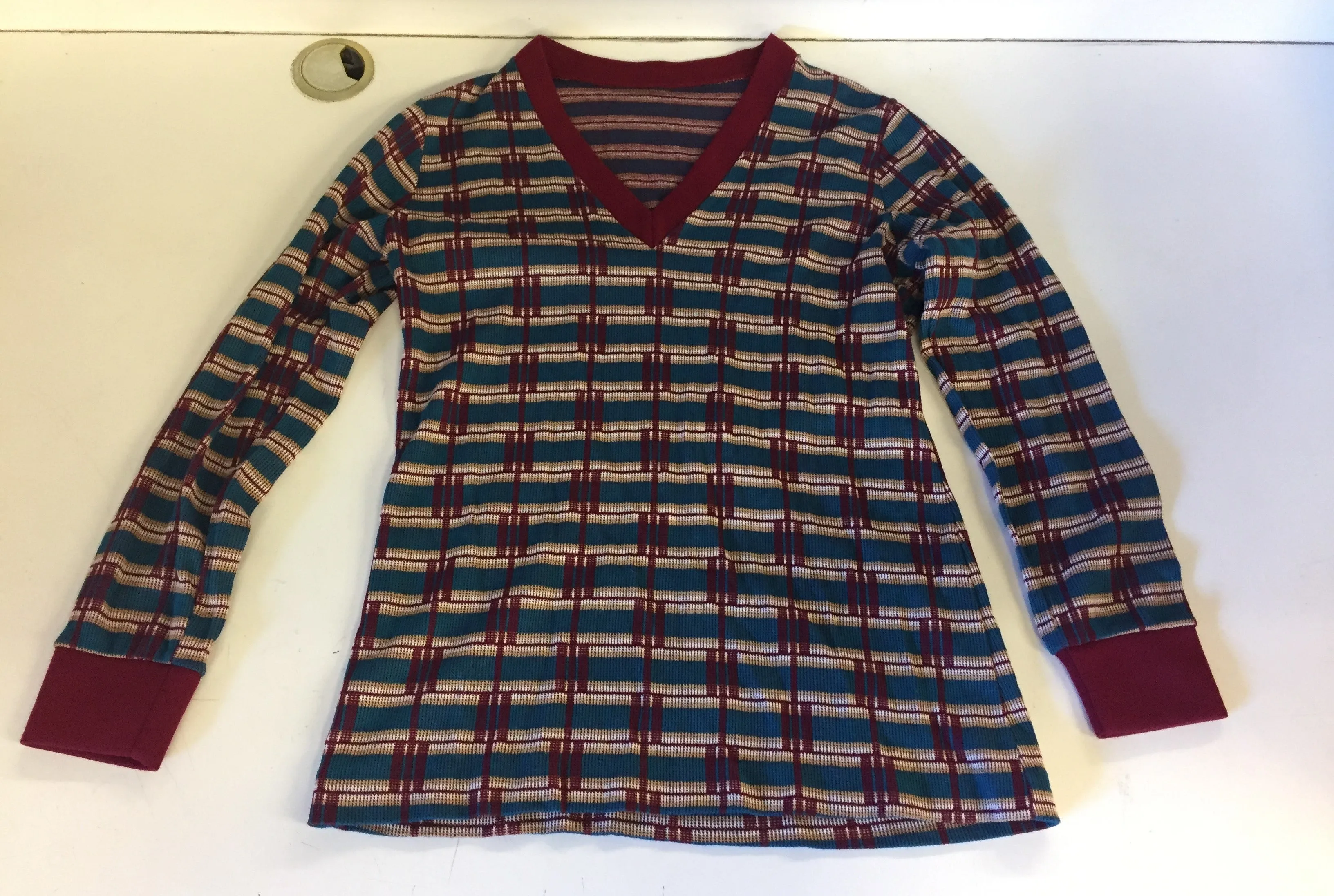 Vintage 1970's JANE COLBY Pull Over V Neck Sweater Burgundy Blue Tan White Patterned